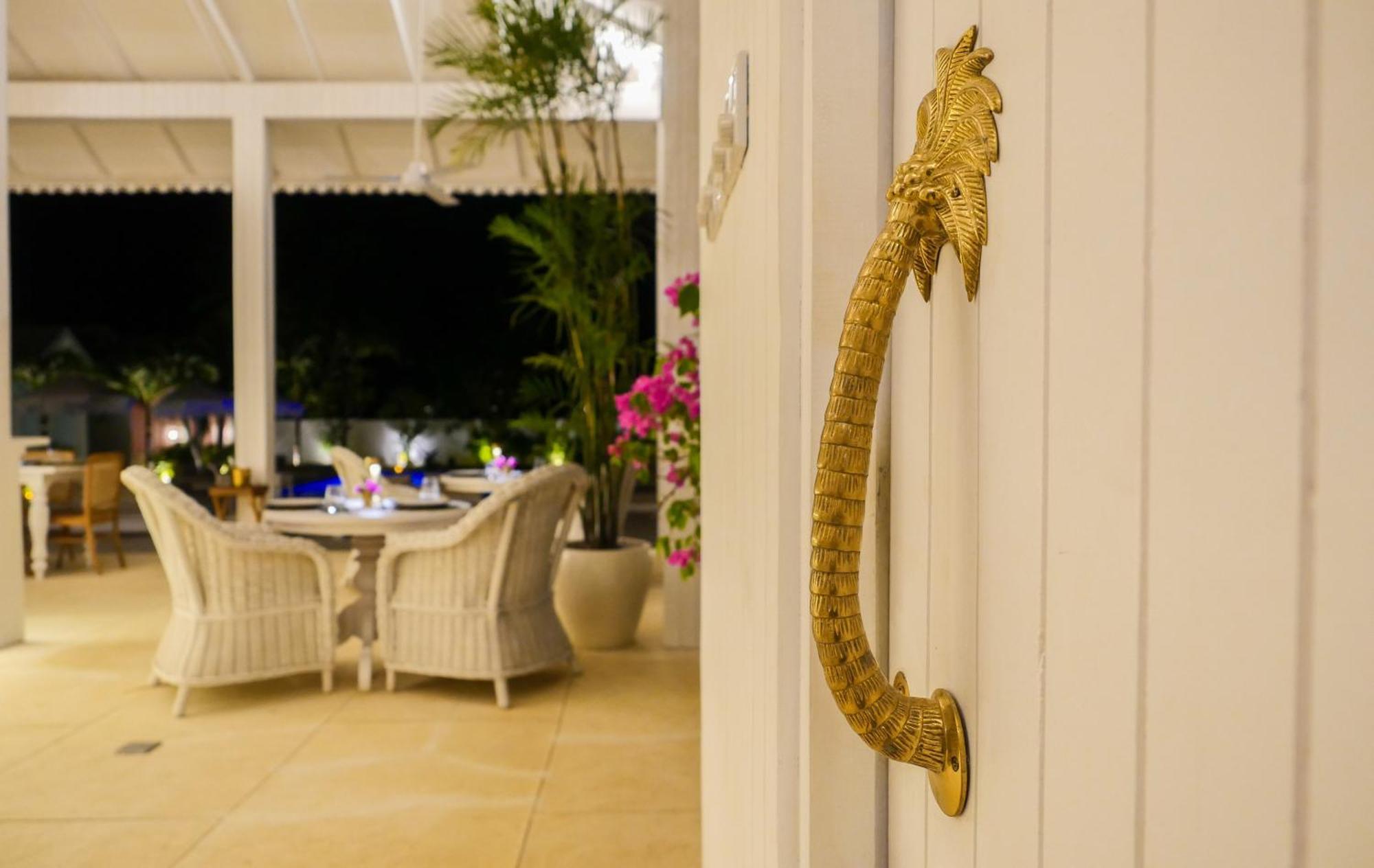 Ria Uluwatu, Tropical Chic Hotel Екстериор снимка